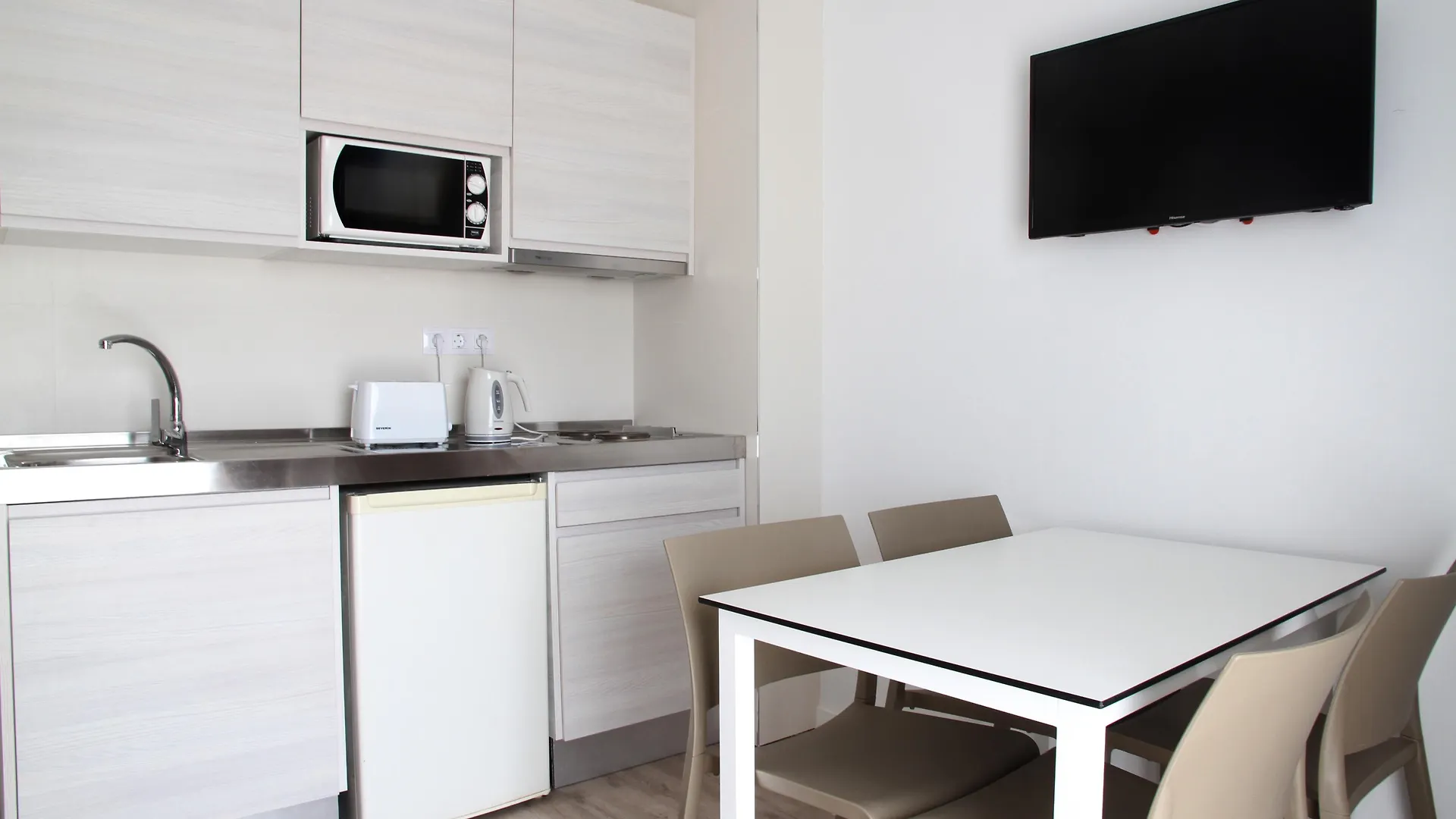 Inn Mallorca Aparthotel Magaluf  3*, Magaluf (Mallorca)